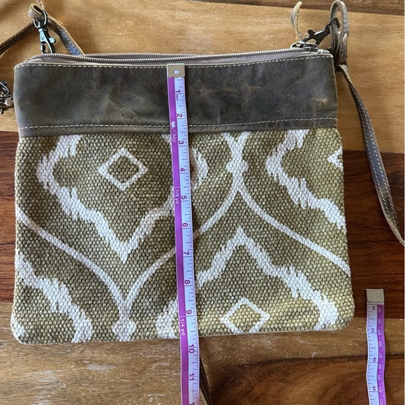 Myra Bag Convertible Clutch Crossbody Bag - Picture 10 of 10